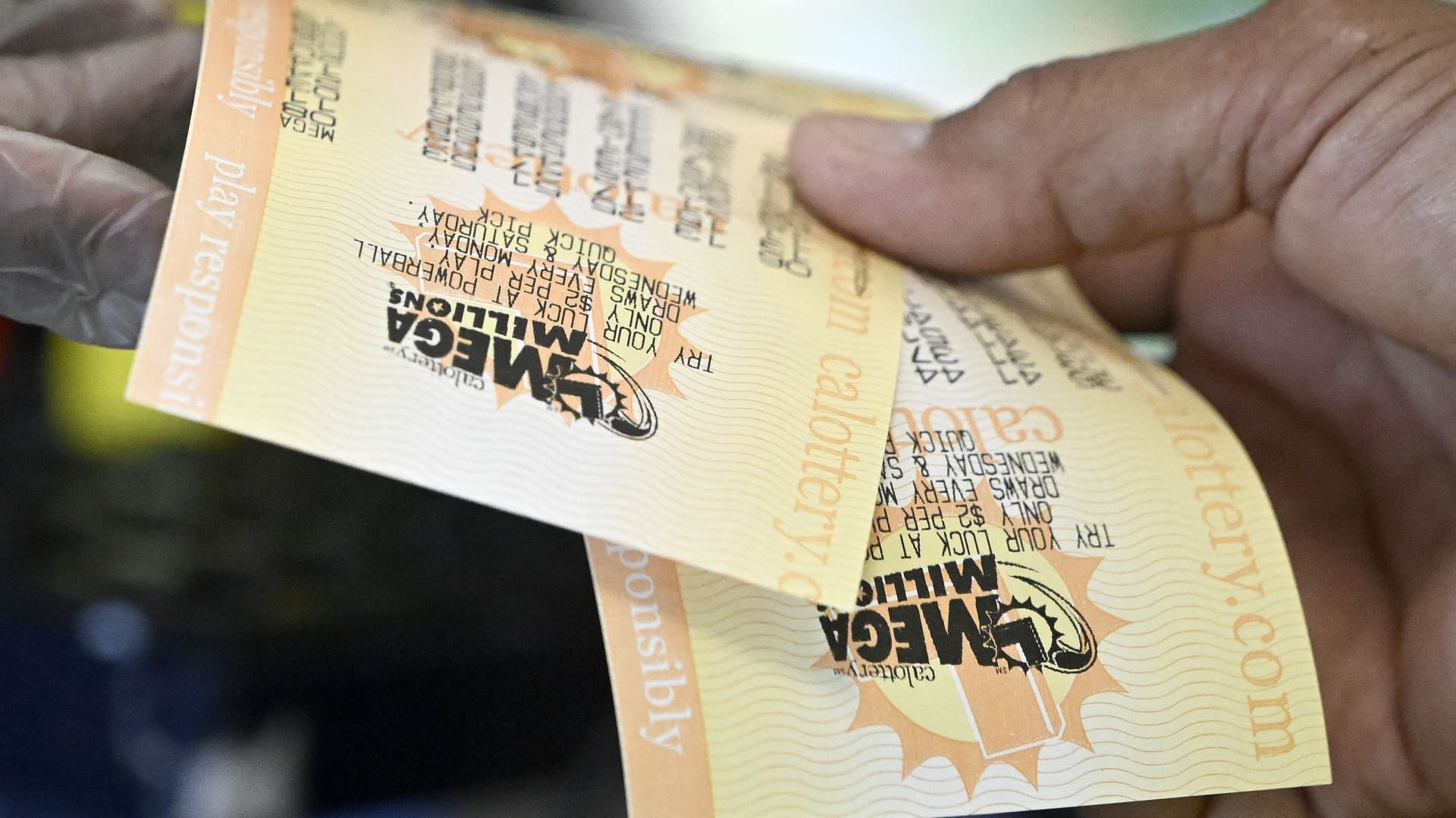 Ticket bought in Illinois wins $1.28B Mega Millions jackpot