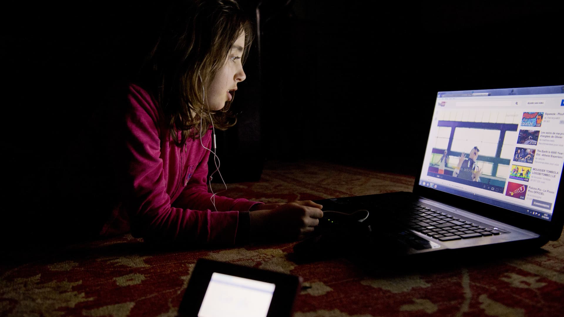 California passes bill aimed at making the internet safer for kids
