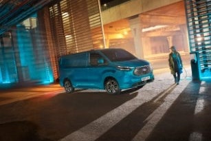 Ford Motor (NYSE:F) – Ford Launches Electric Version Of E-Transit Custom In Europe