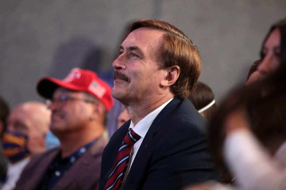 Digital World Acq (NASDAQ:DWAC) – Trump Says US 'Laughing Stock All Over The World' As Supporter 'Pillow Guy' Mike Lindell Alleges FBI Seized His Phone