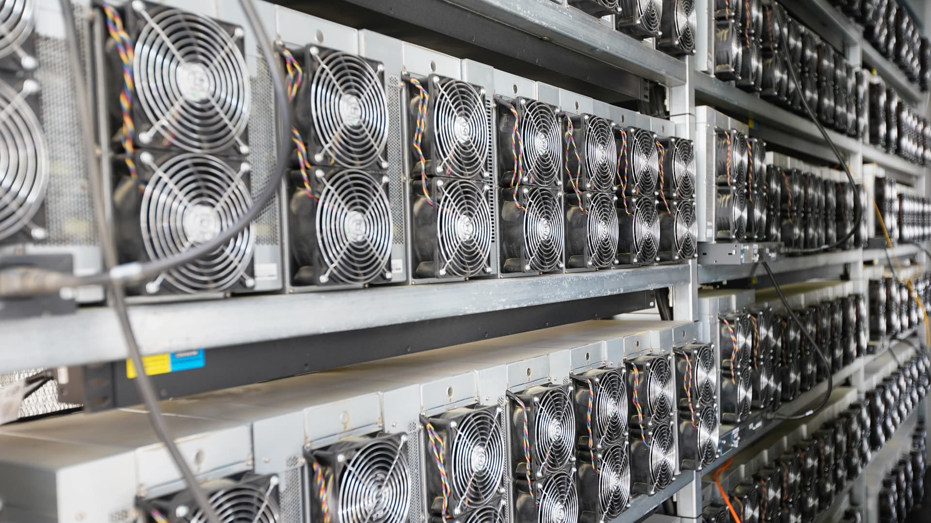 Bitcoin miner Core Scientific warns it might go bankrupt, stock plunges
