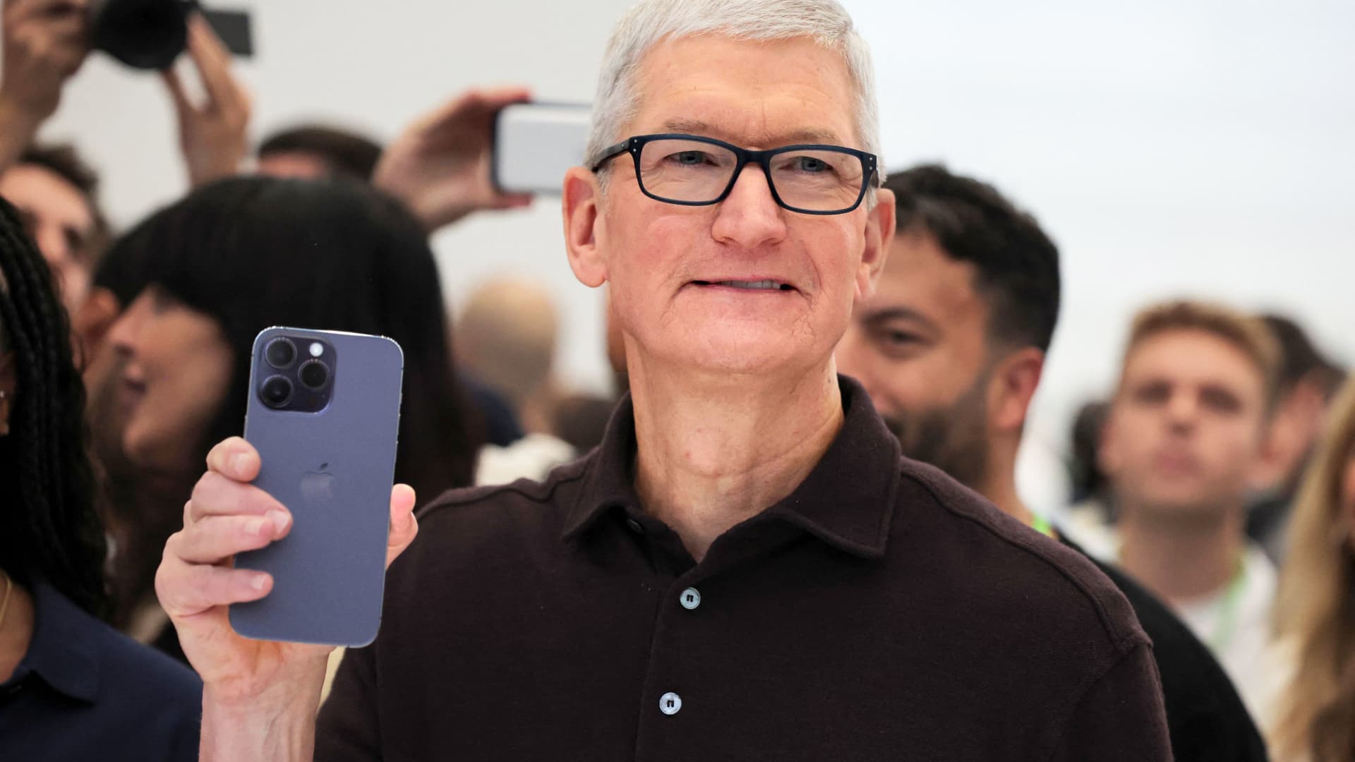 Apple to buy chips from Arizona factory, CEO Tim Cook reportedly says