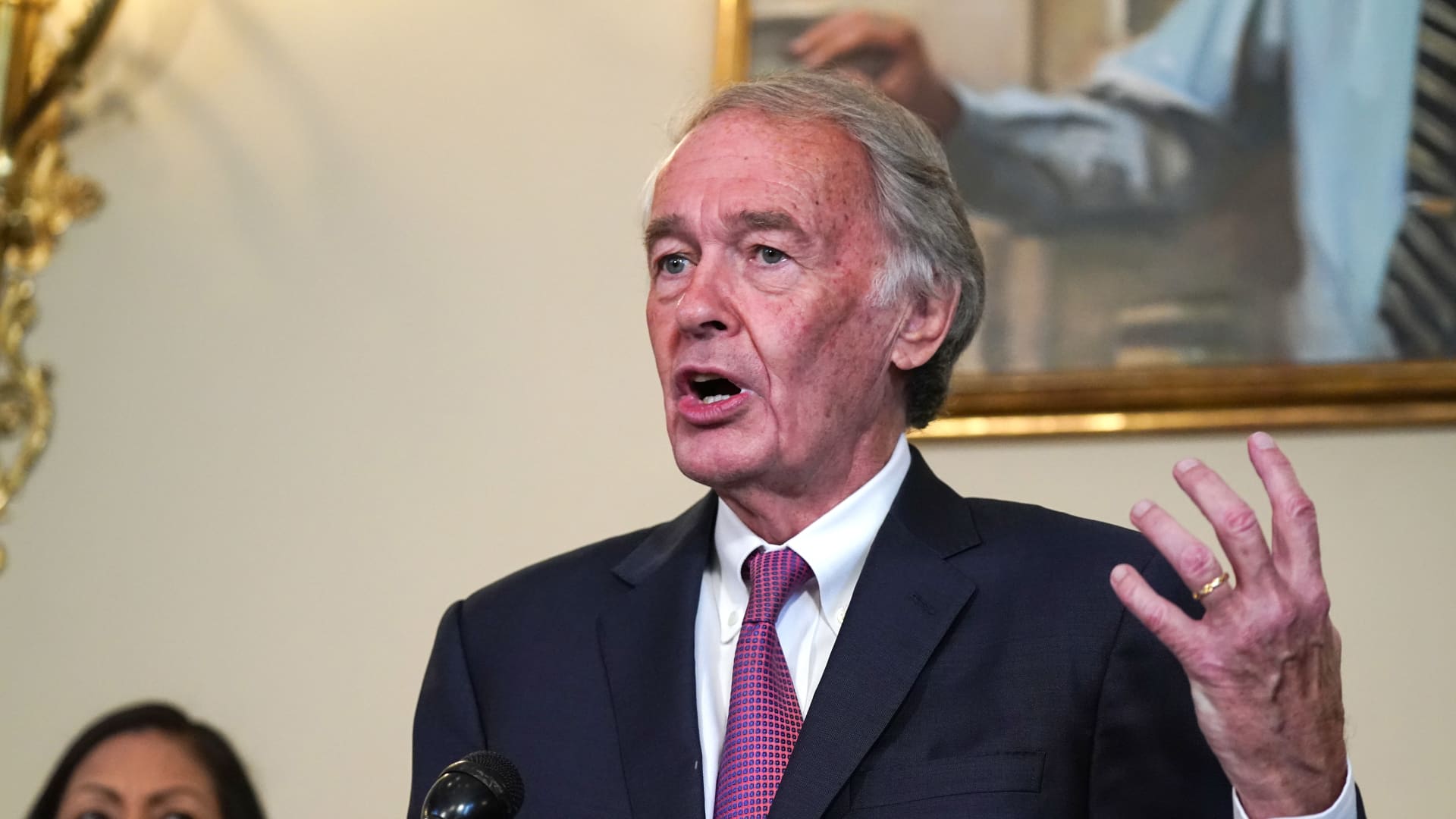Sen. Markey demands answers from Musk on Twitter imposters